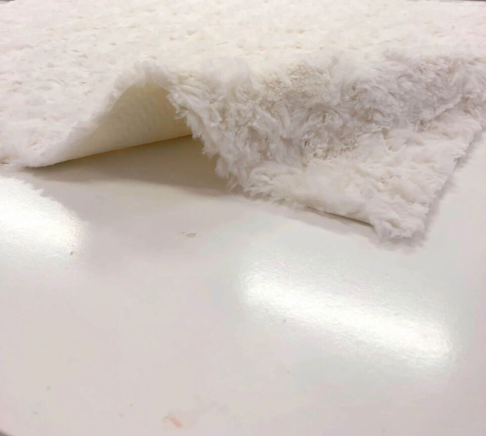 Micropost 150cm x Özel Ebat Halı Beyaz