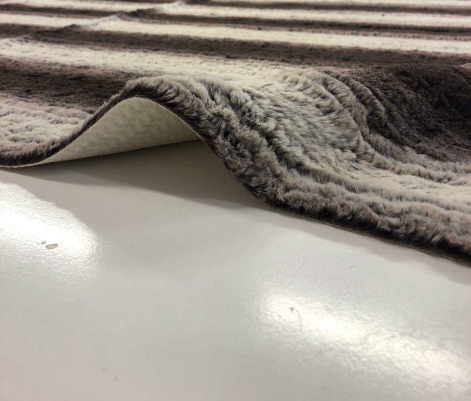 Micropost 150cm x Özel Ebat Halı Line